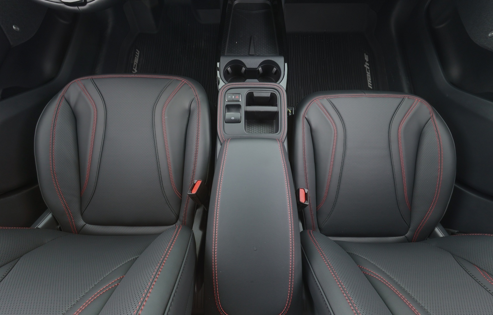 FORD Mustang Mach-E 2025