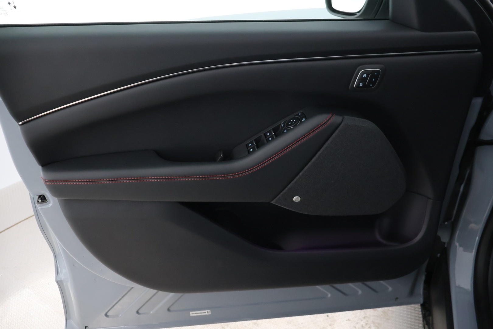 FORD Mustang Mach-E 2025