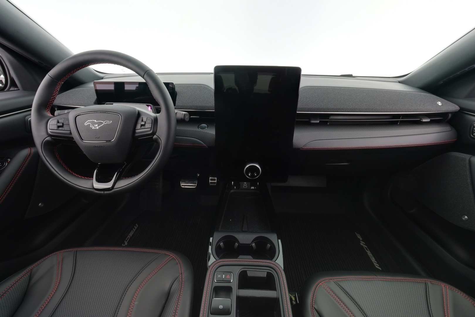 FORD Mustang Mach-E 2025