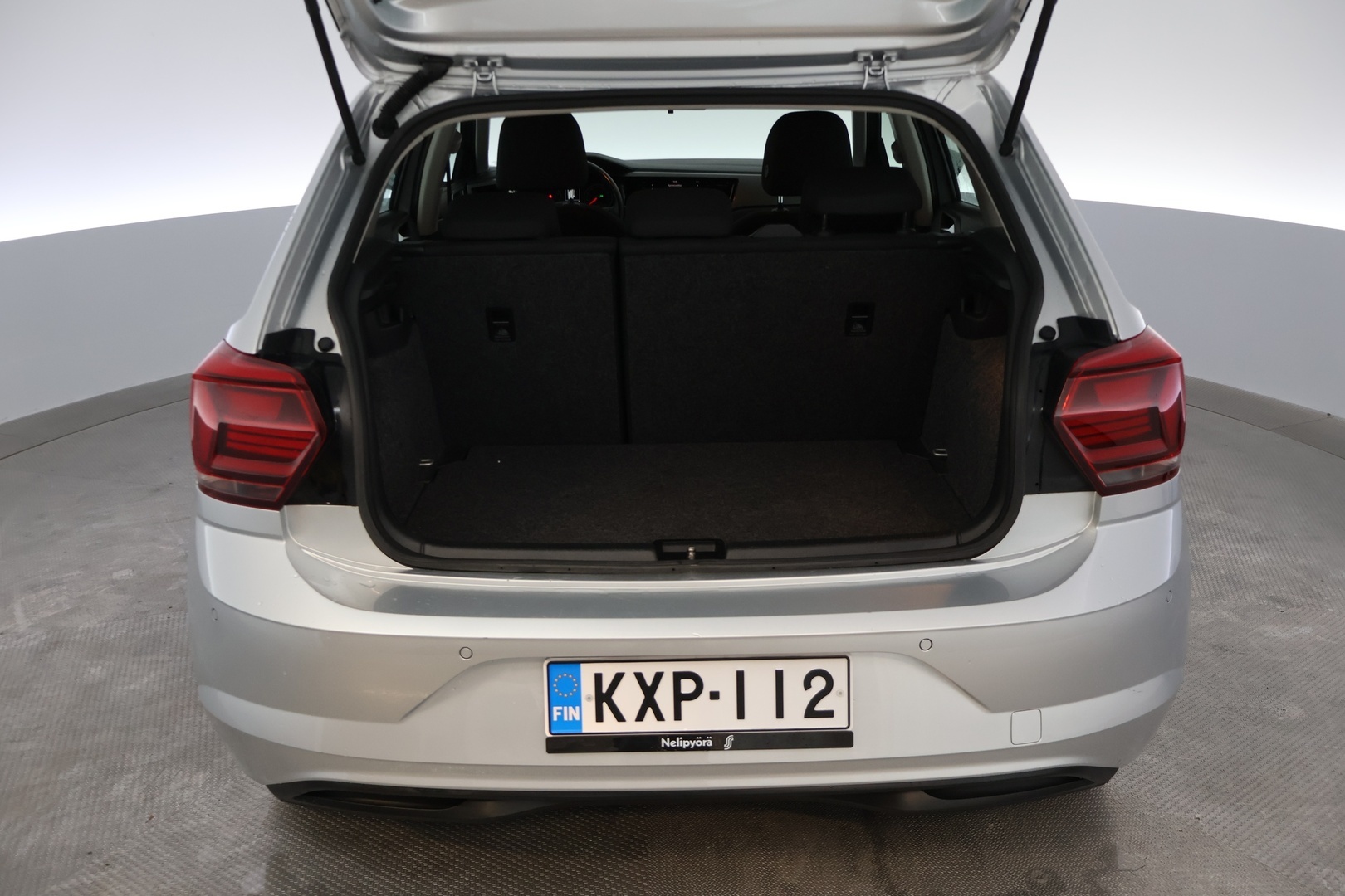 VOLKSWAGEN Polo 14