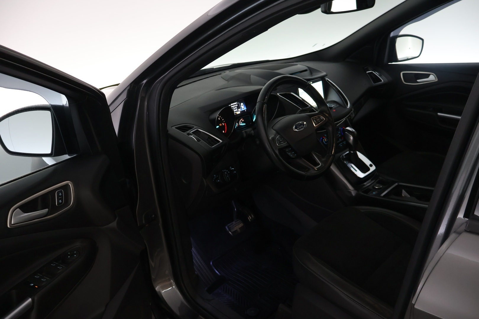 FORD Kuga 25