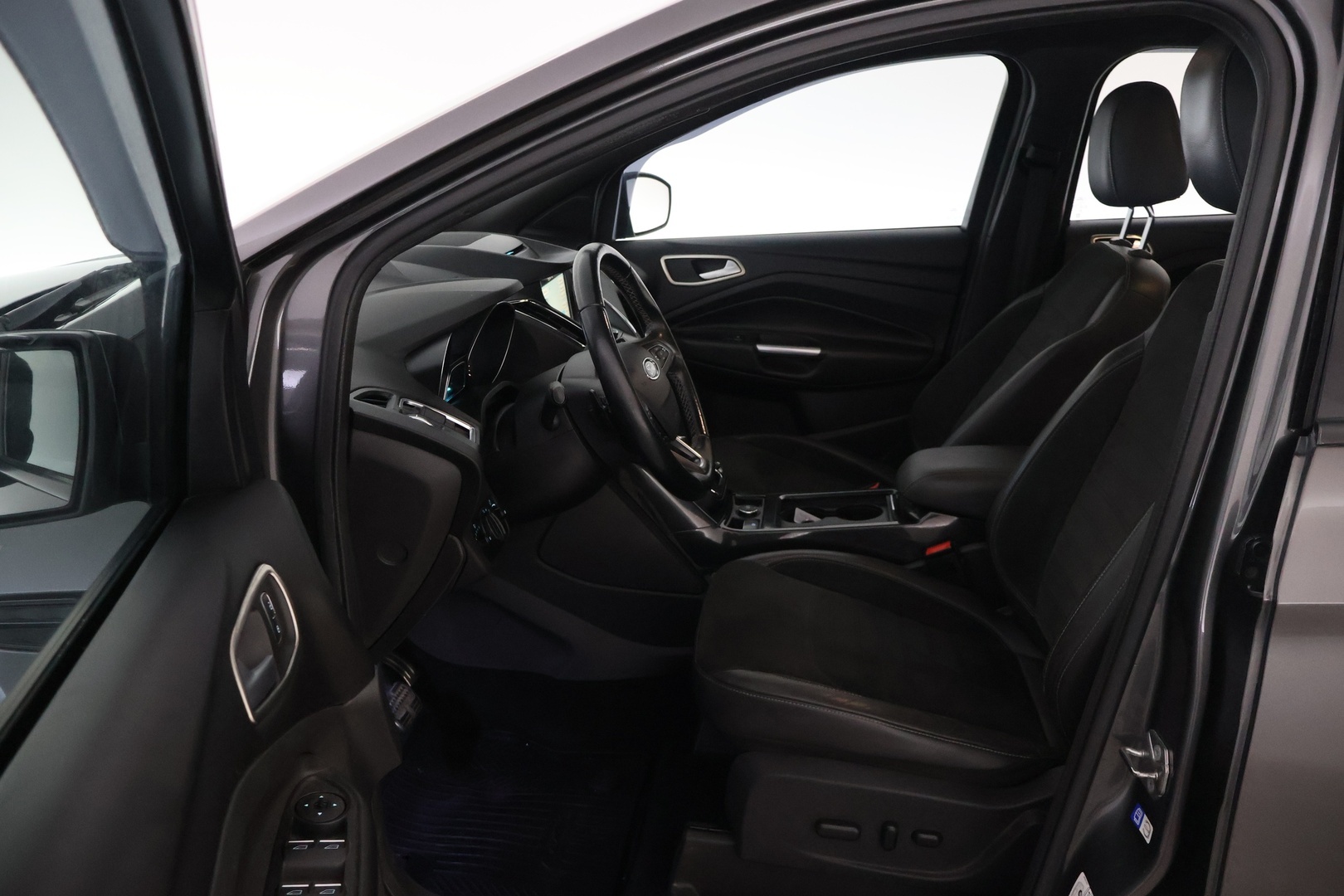 FORD Kuga 26