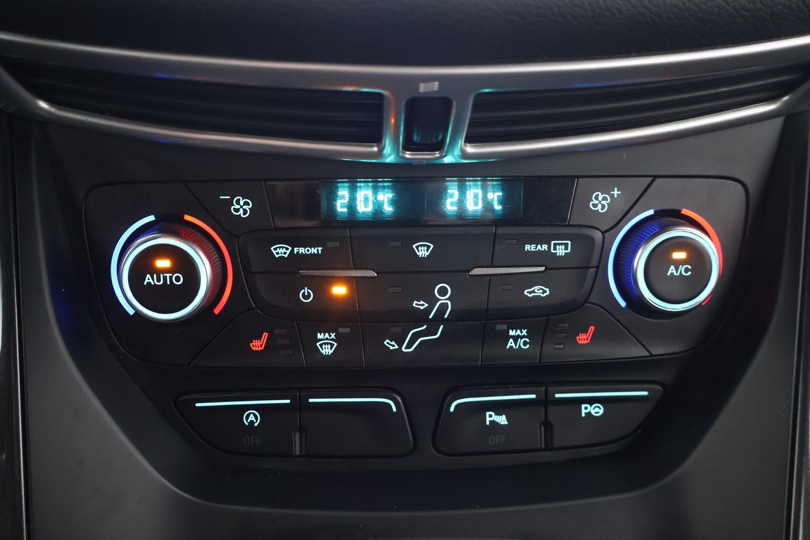 FORD Kuga 36