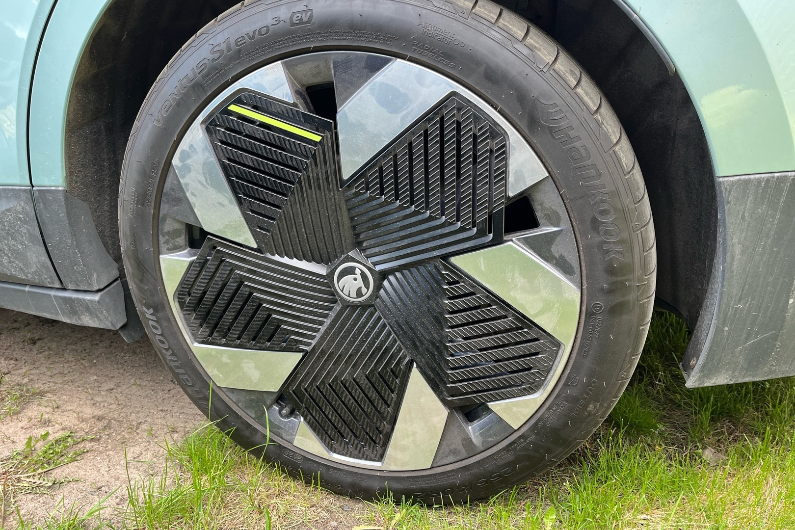 SKODA Enyaq 2023