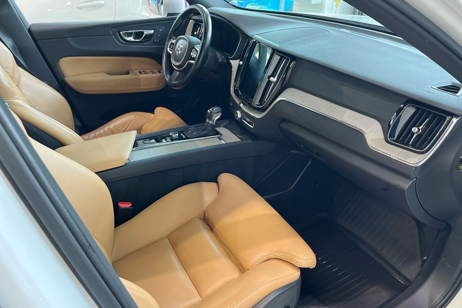 VOLVO XC60 2018
