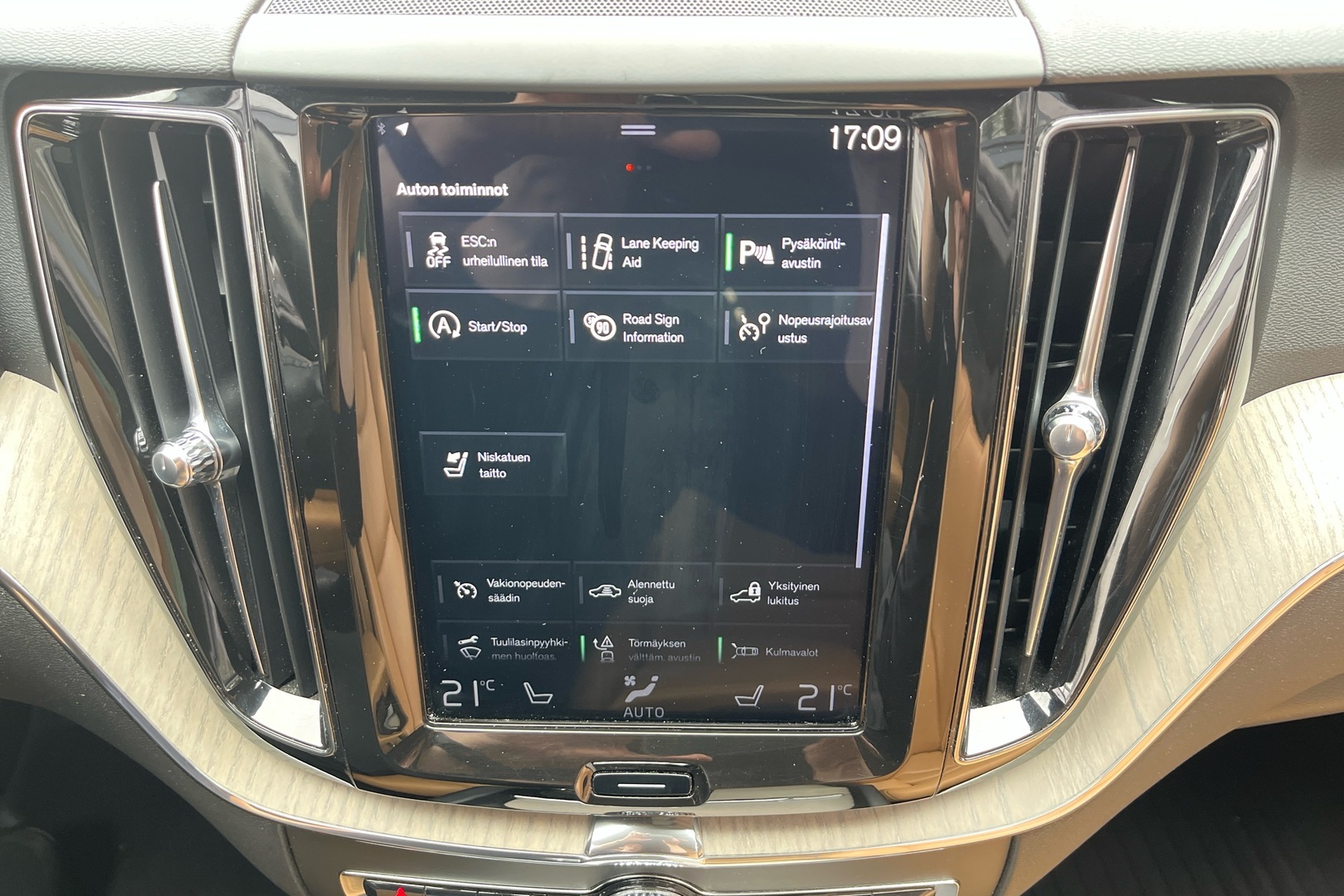 VOLVO XC60 2018