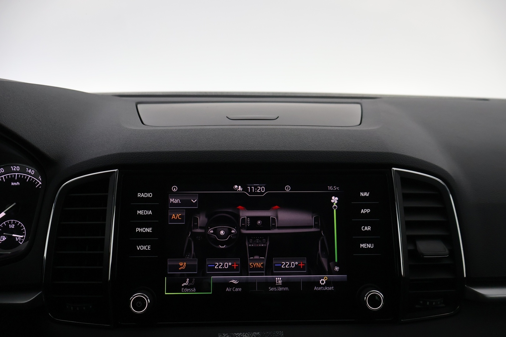 SKODA Karoq 2022