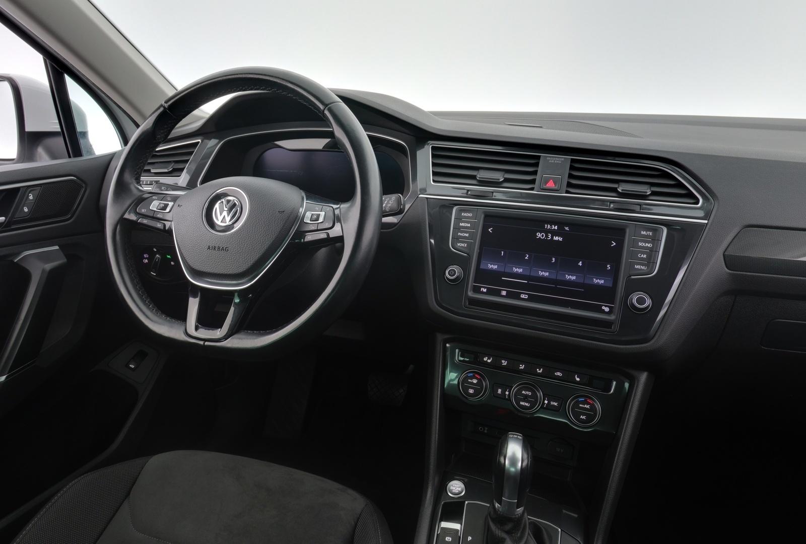 VOLKSWAGEN Tiguan 2016