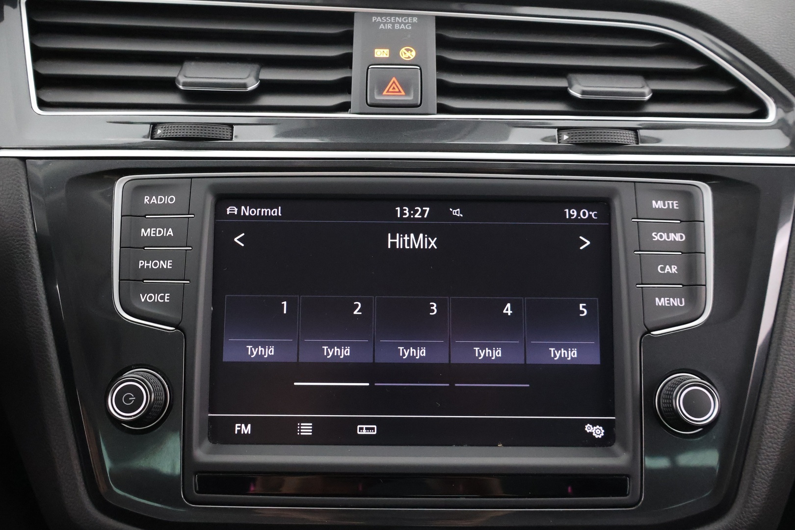 VOLKSWAGEN Tiguan 2016