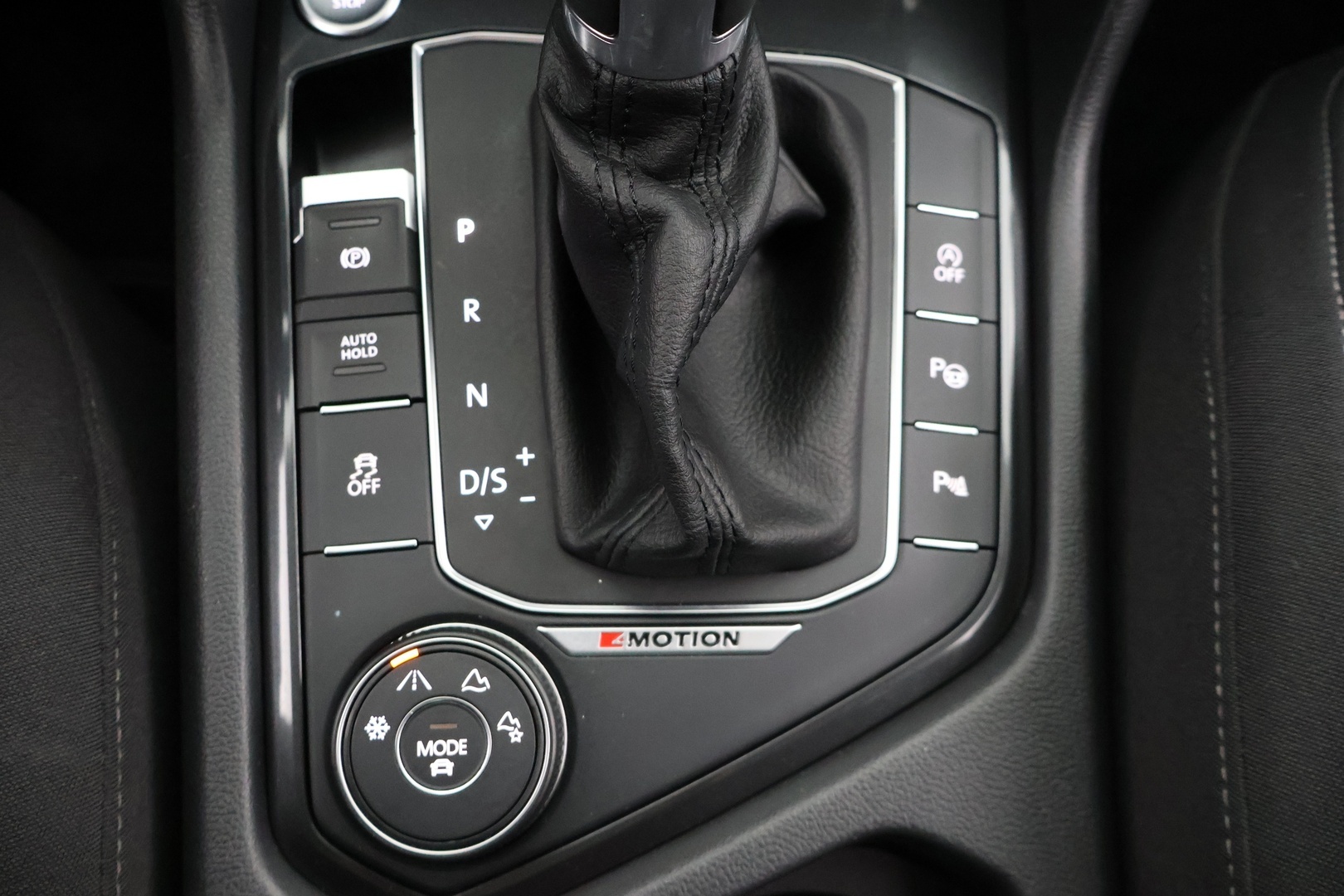 VOLKSWAGEN Tiguan 2016