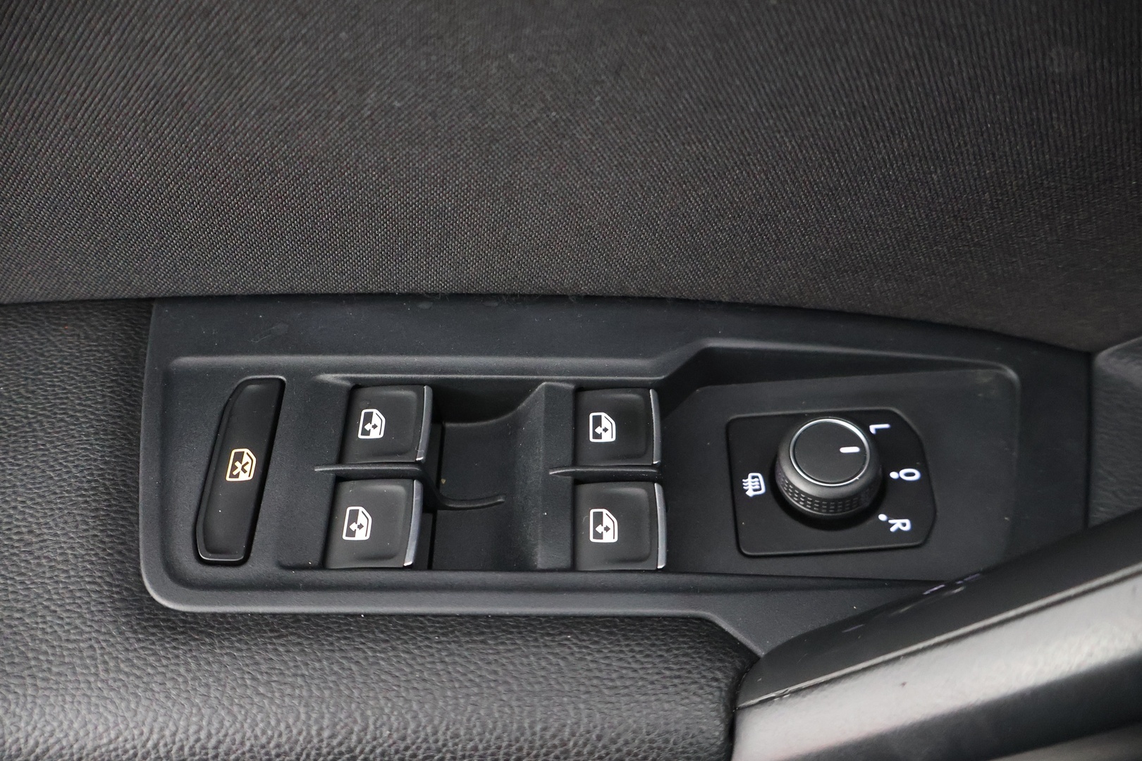 VOLKSWAGEN Tiguan 2016