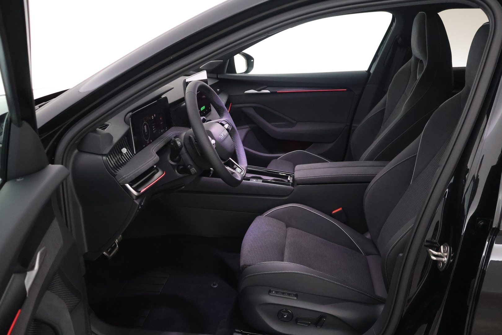SKODA SUPERB 2026