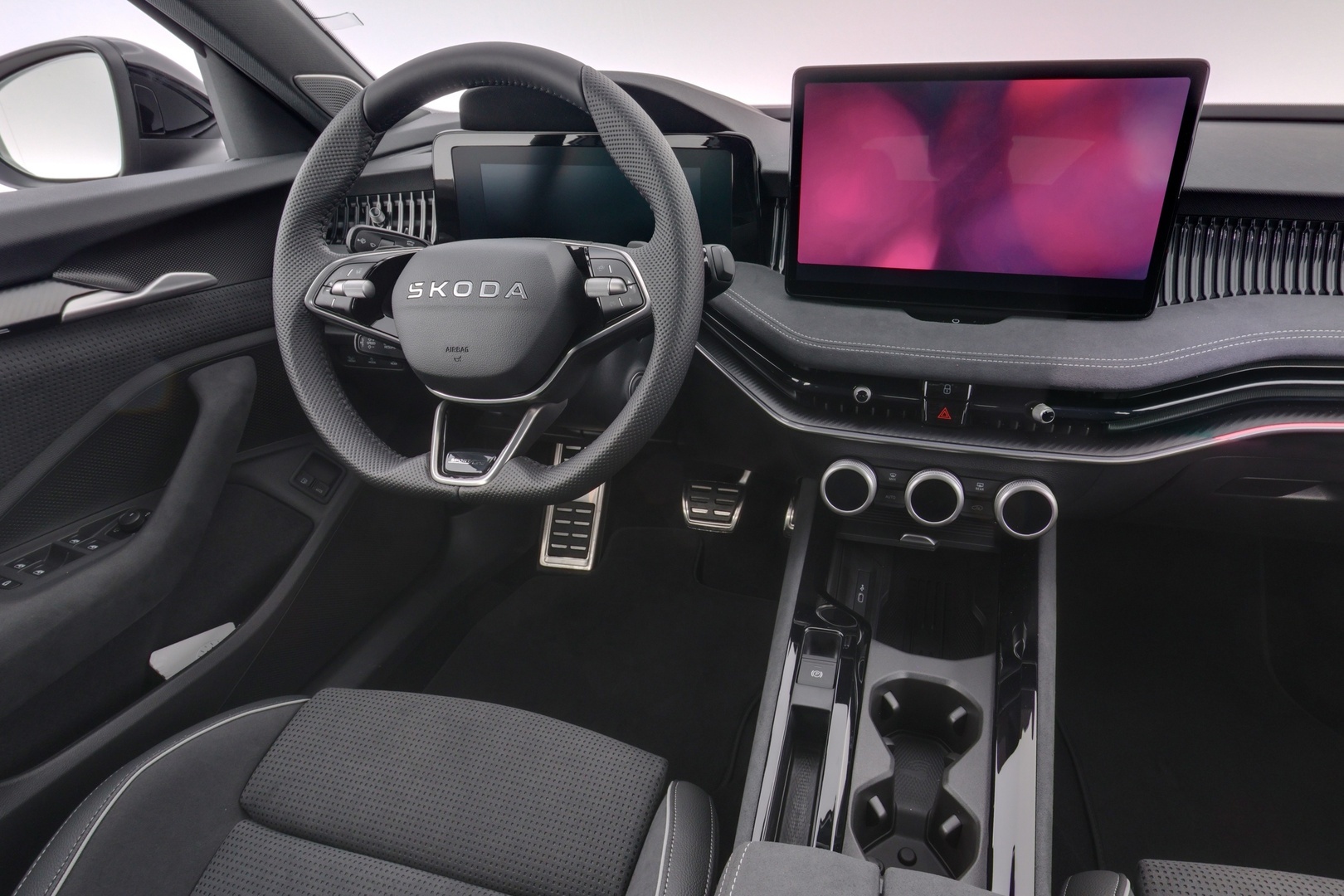 SKODA SUPERB 2026