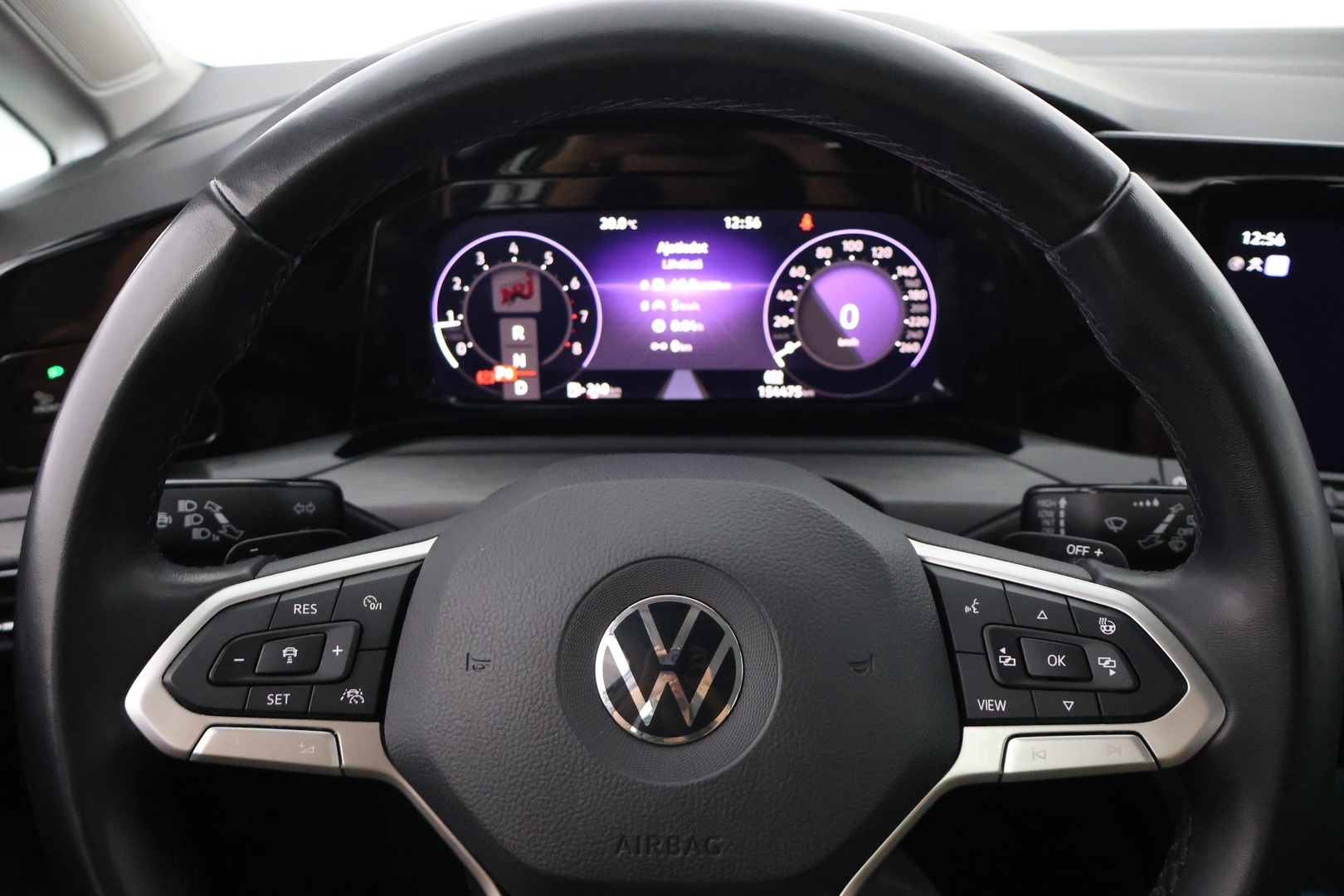 VOLKSWAGEN Golf 17