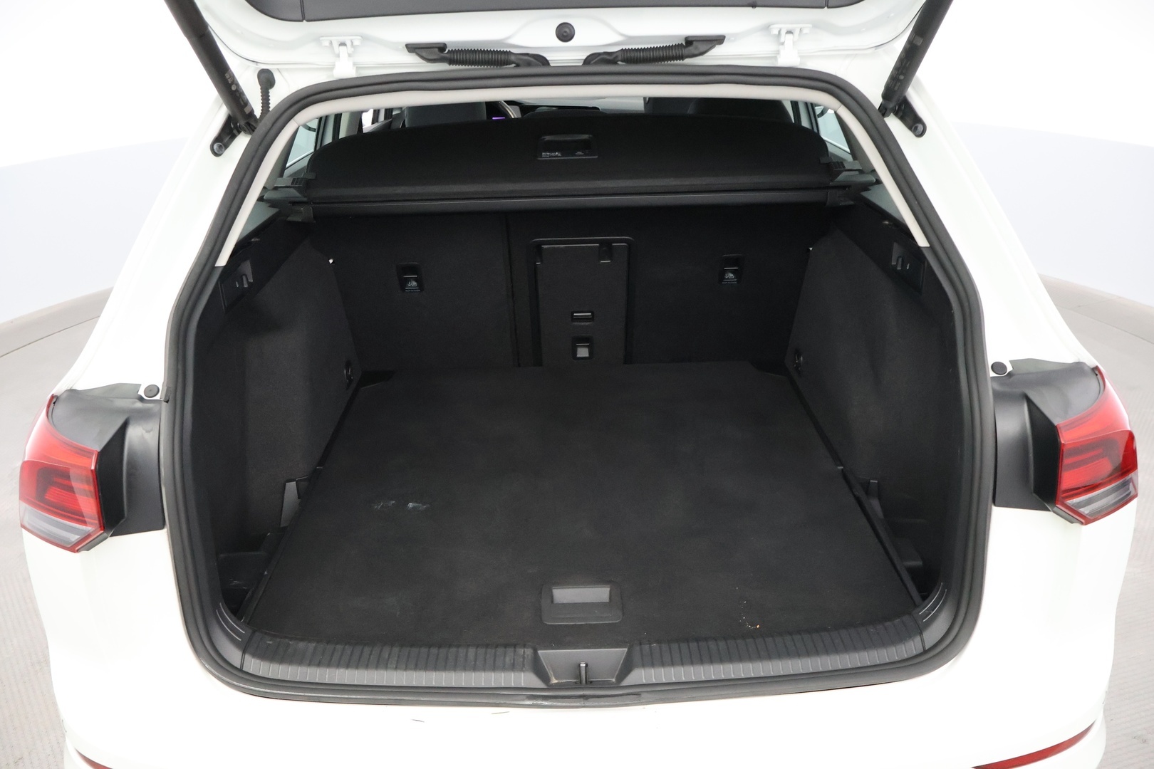 VOLKSWAGEN Golf 36