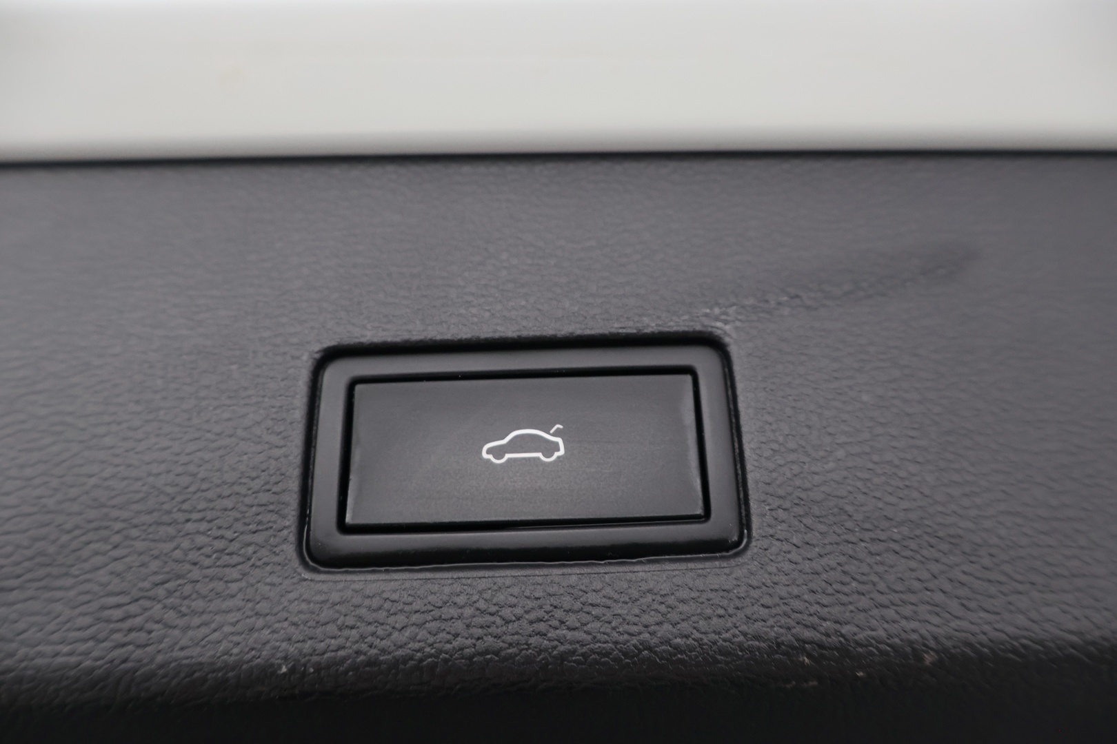 VOLKSWAGEN Golf 37
