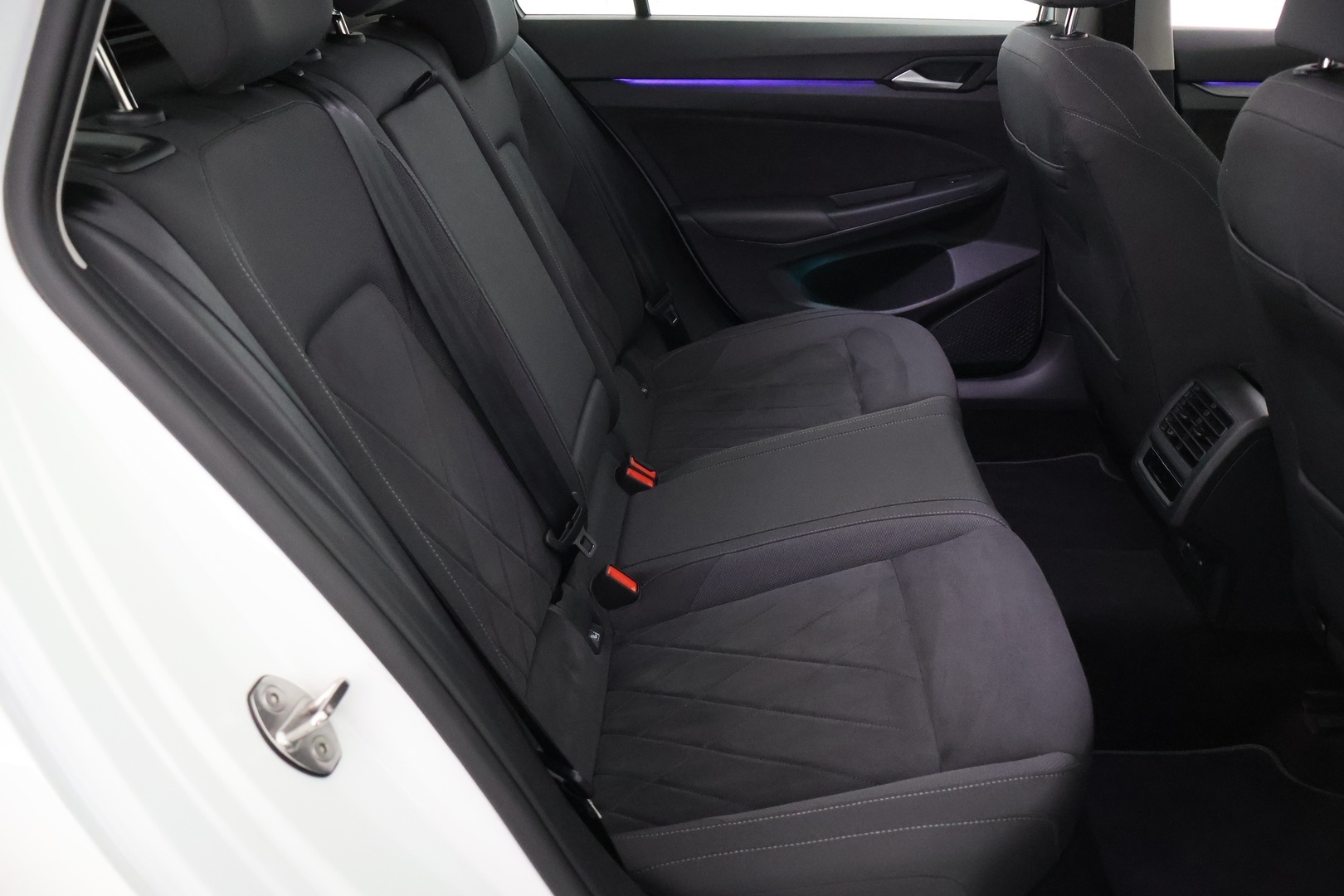 VOLKSWAGEN Golf 39
