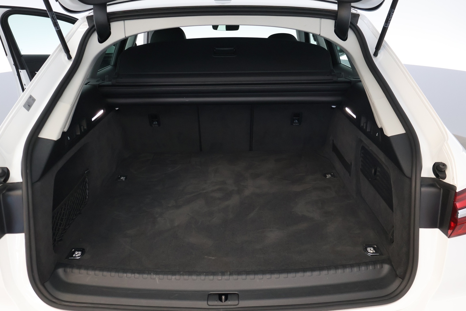AUDI A6 2023