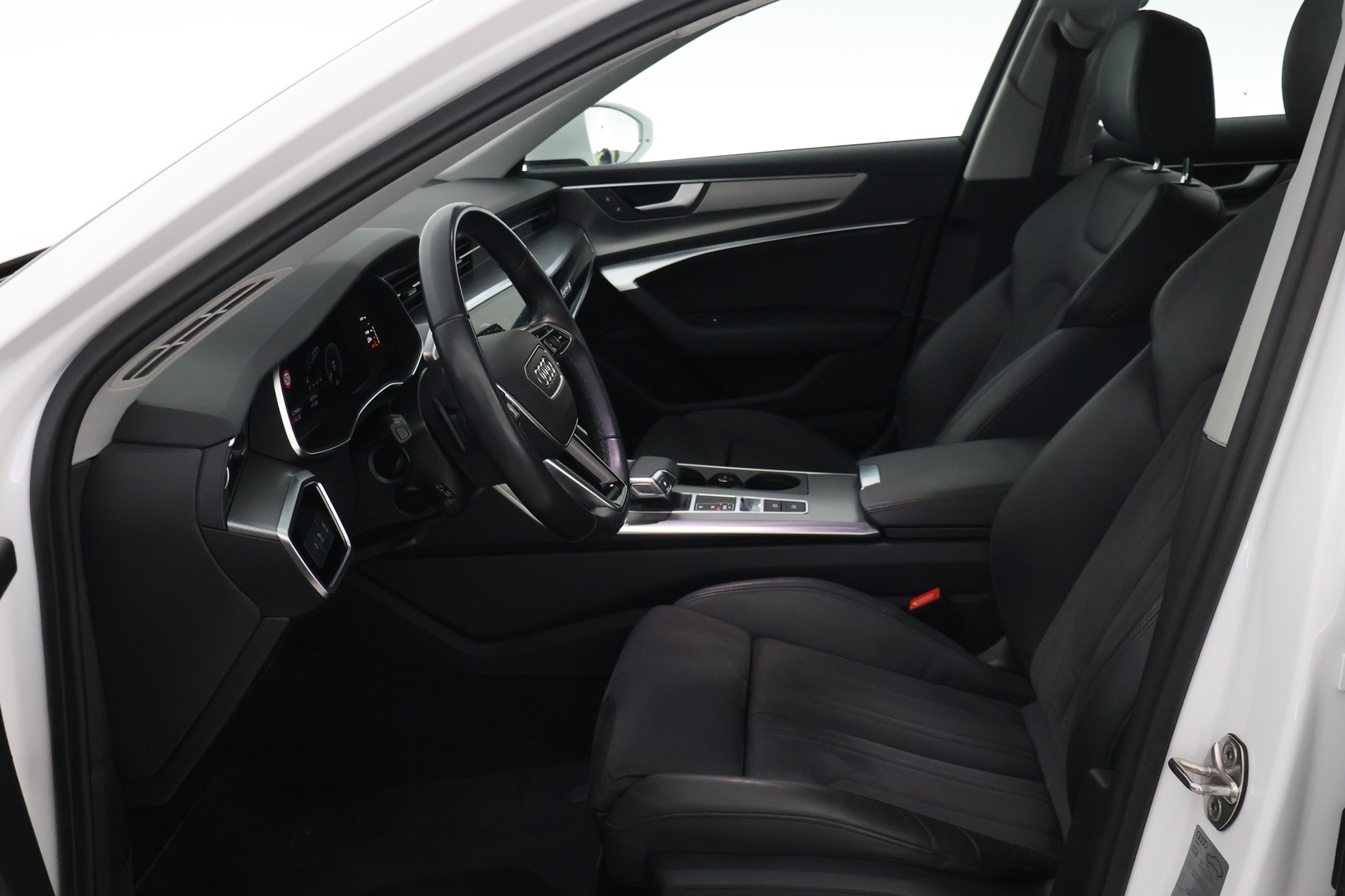 AUDI A6 2023