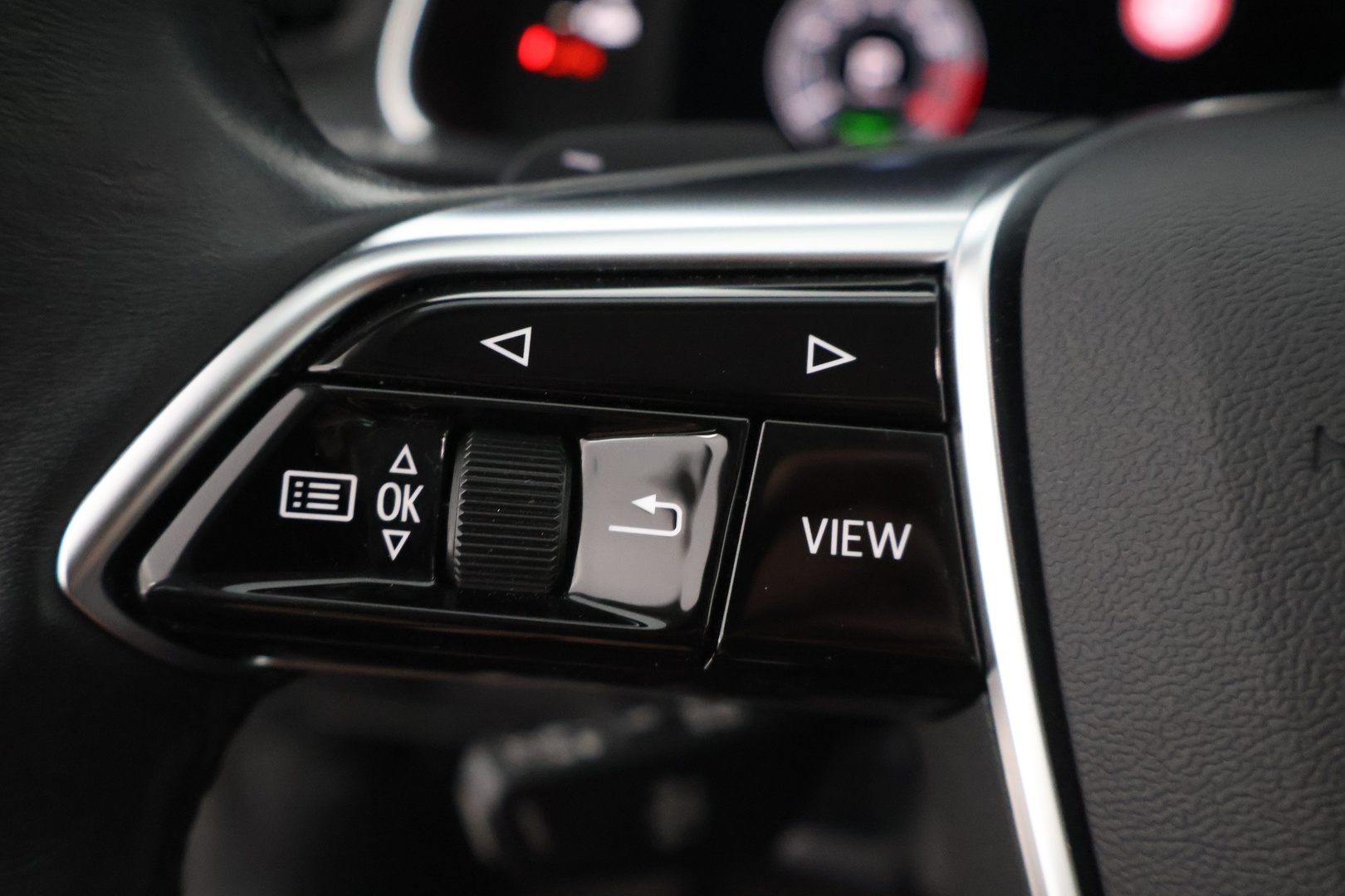 AUDI A6 2023