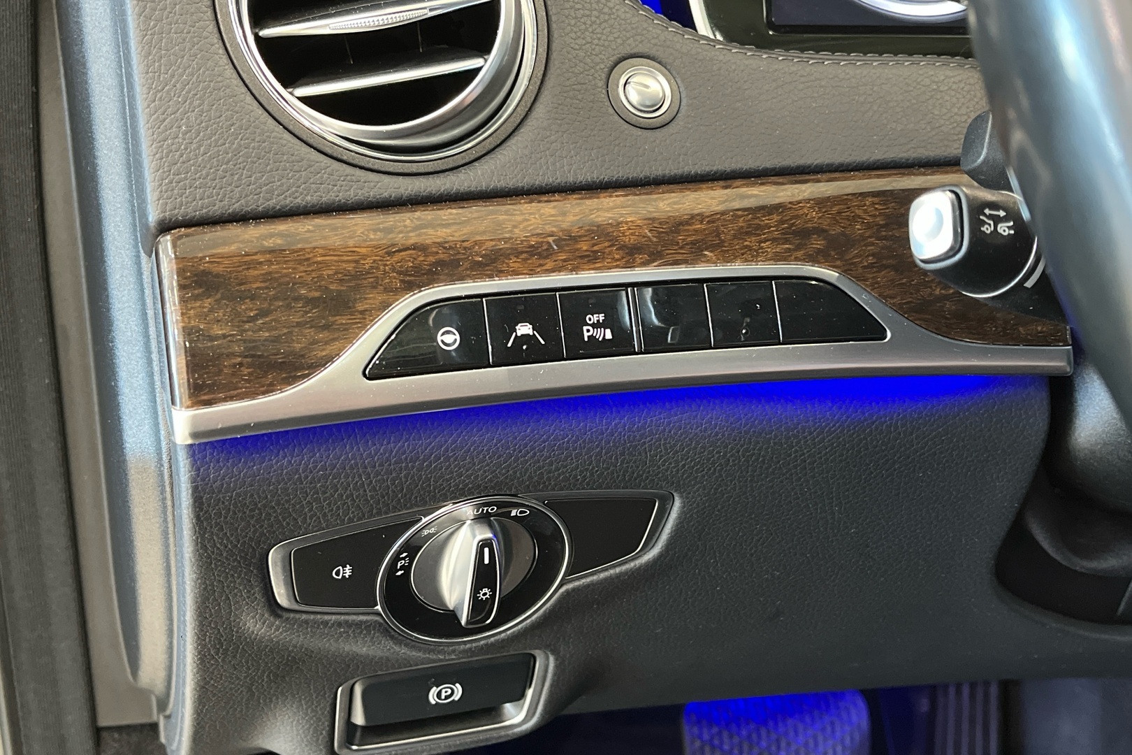 MERCEDES-BENZ S 2015