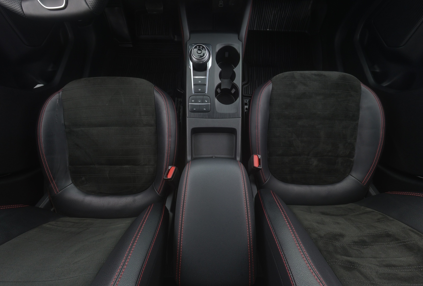 FORD Kuga 2023
