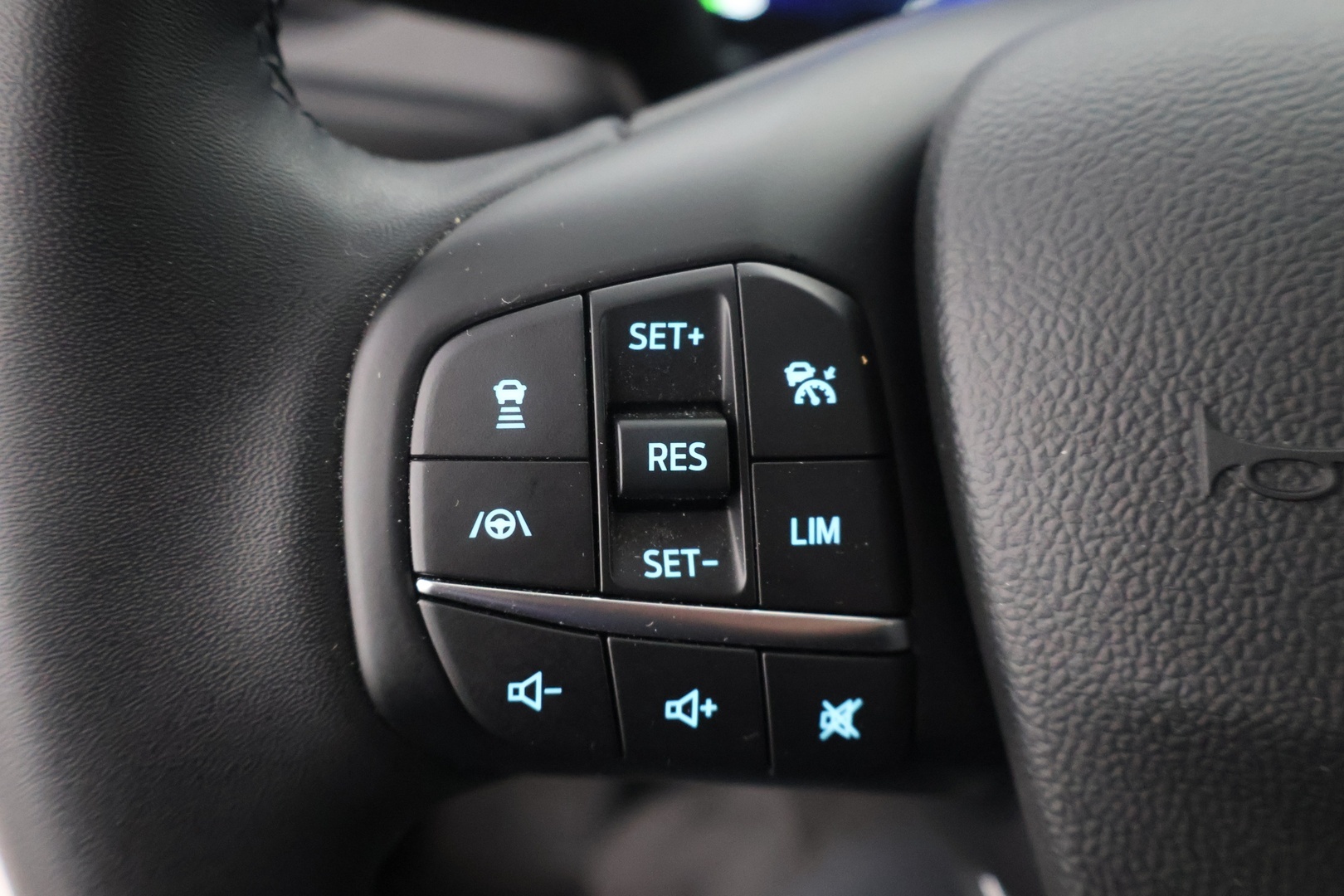 FORD FOCUS 28