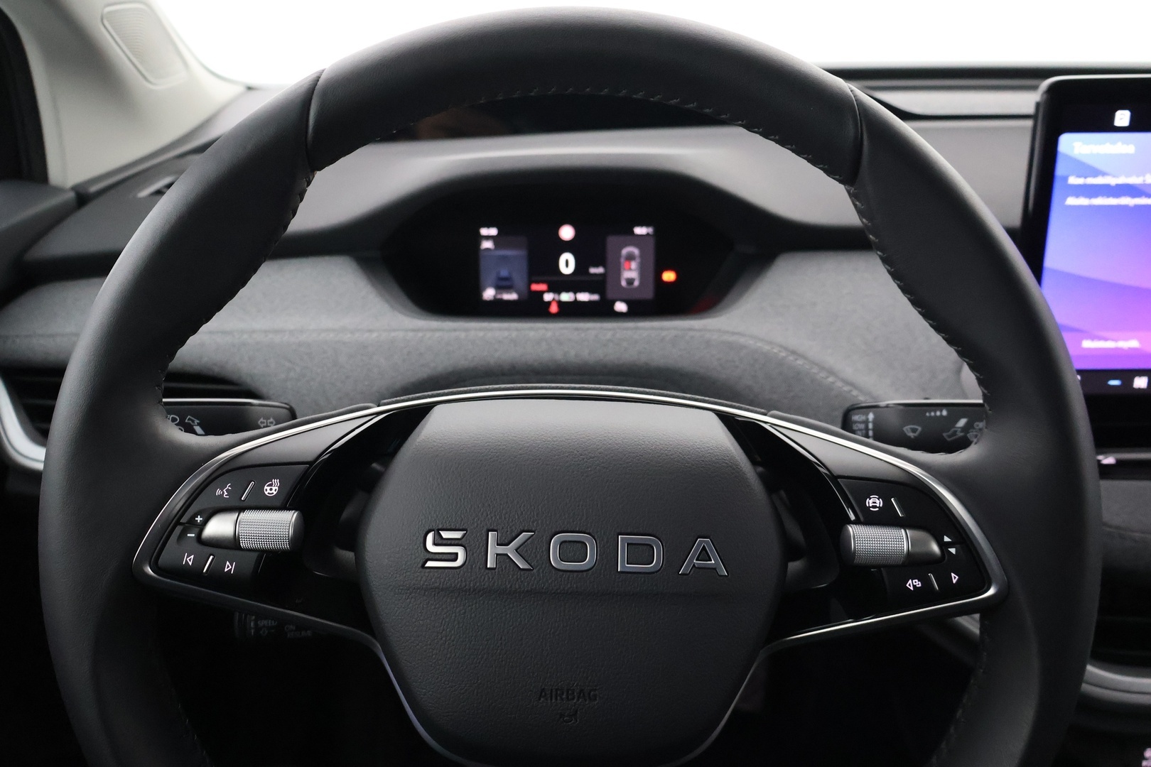 SKODA Enyaq 2025