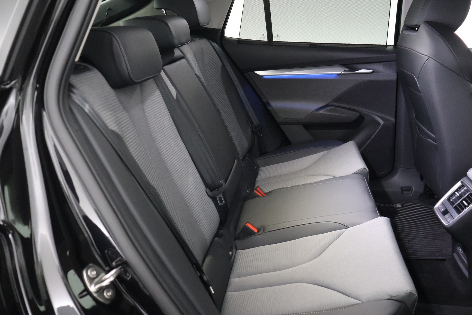 SKODA Enyaq 2025