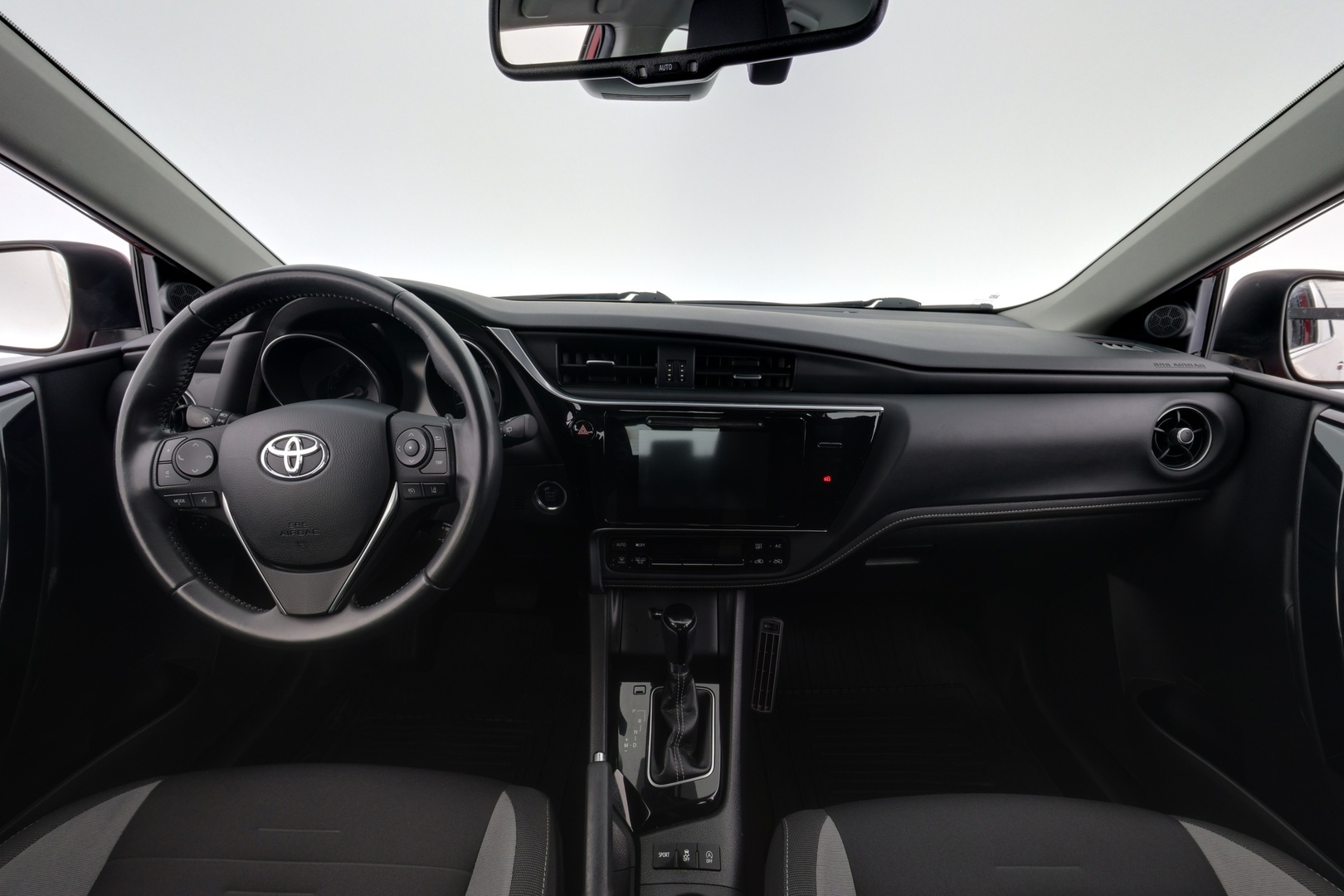TOYOTA Auris 2017