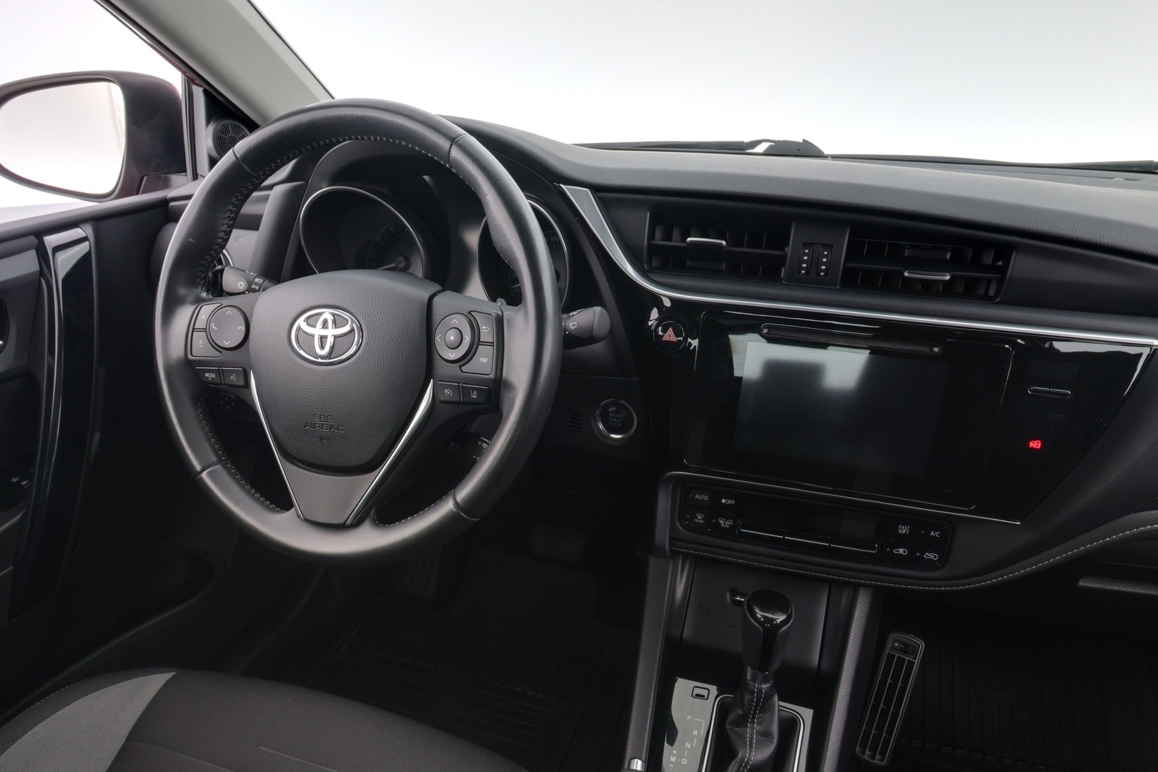 TOYOTA Auris 2017