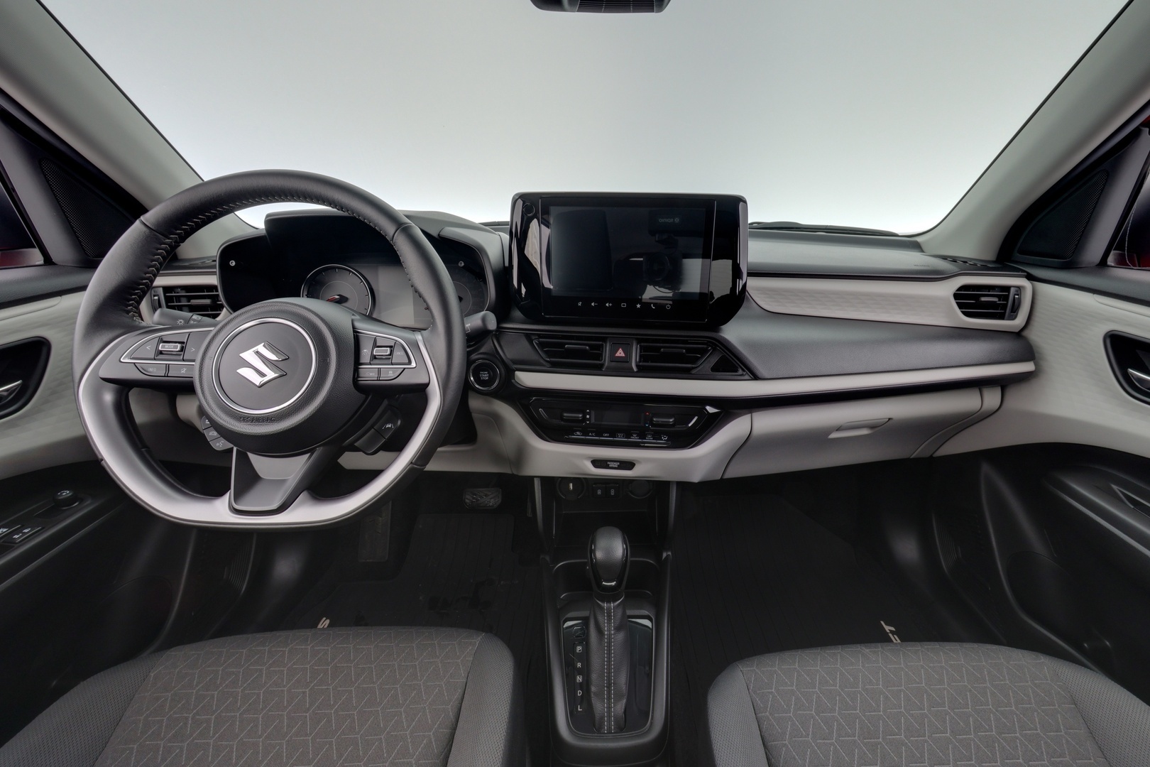 SUZUKI Swift 2025