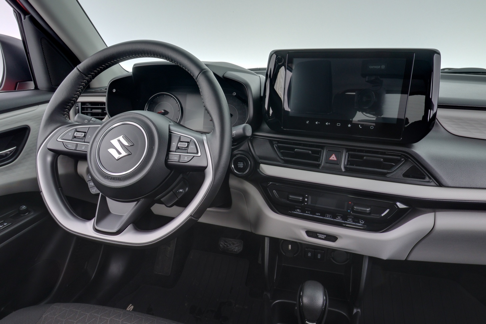 SUZUKI Swift 2025