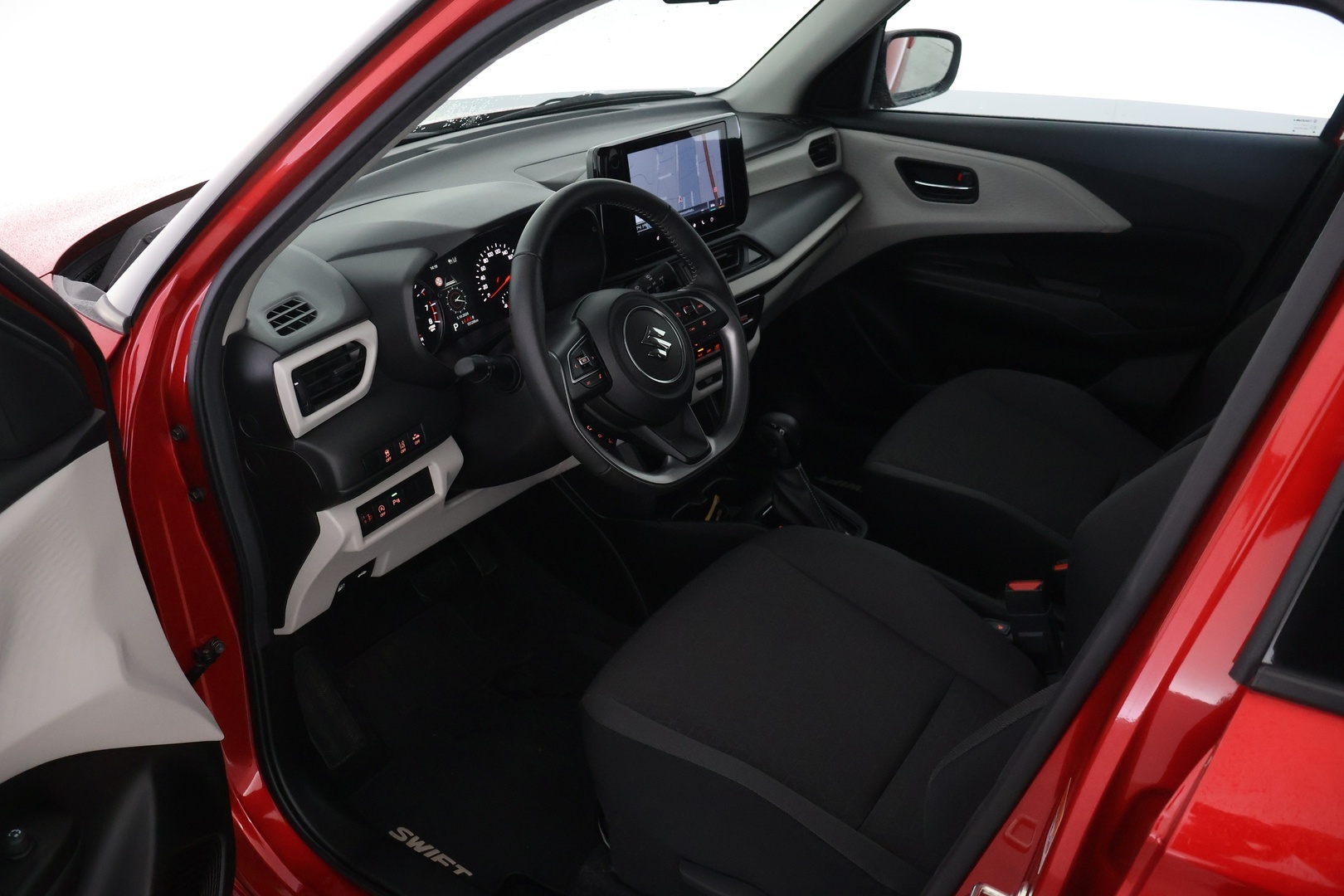 SUZUKI Swift 2025
