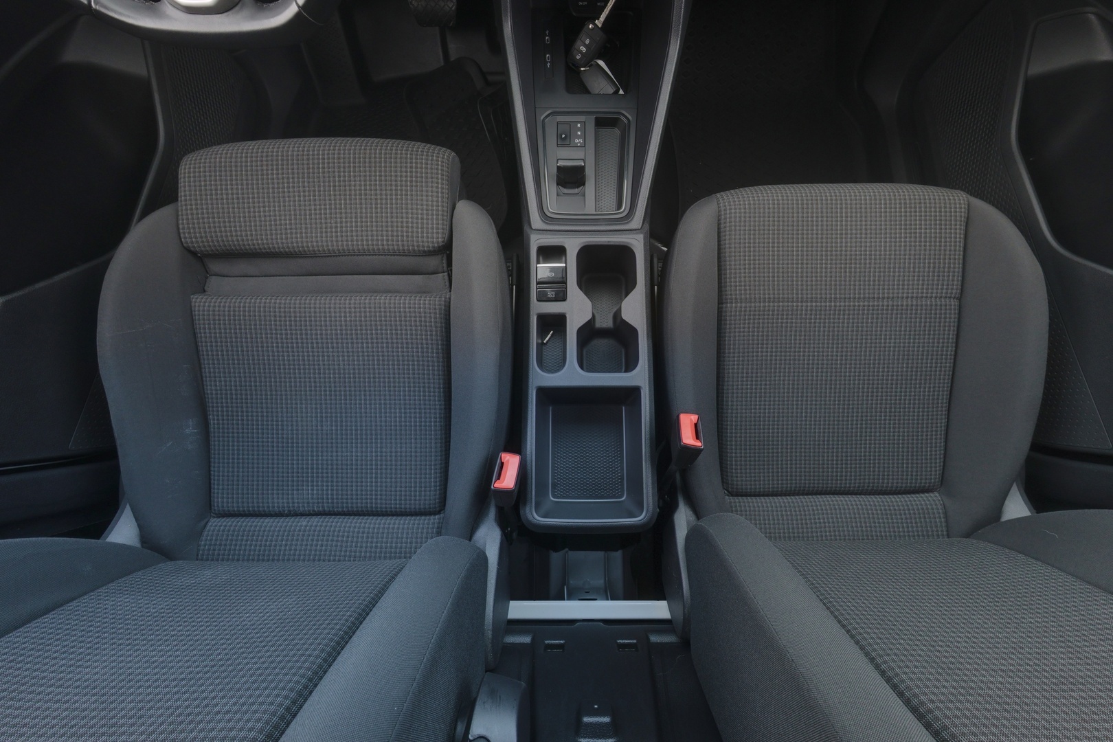 VOLKSWAGEN Caddy Maxi 12