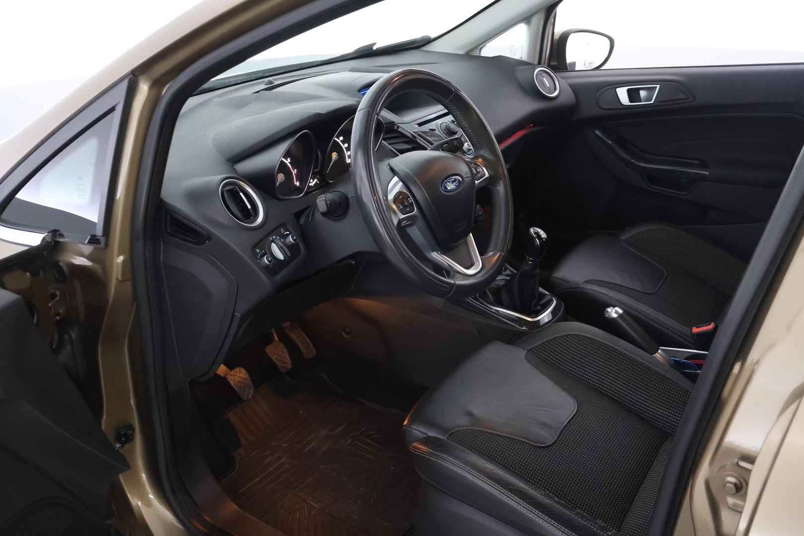 FORD Fiesta 2013