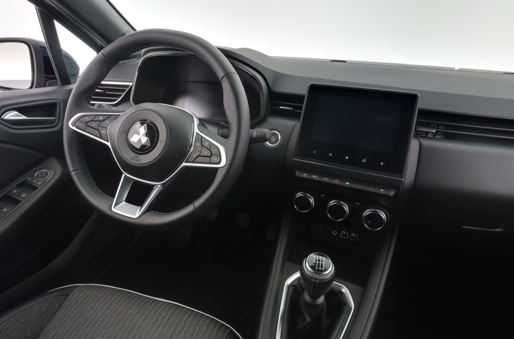 MITSUBISHI Colt 2024