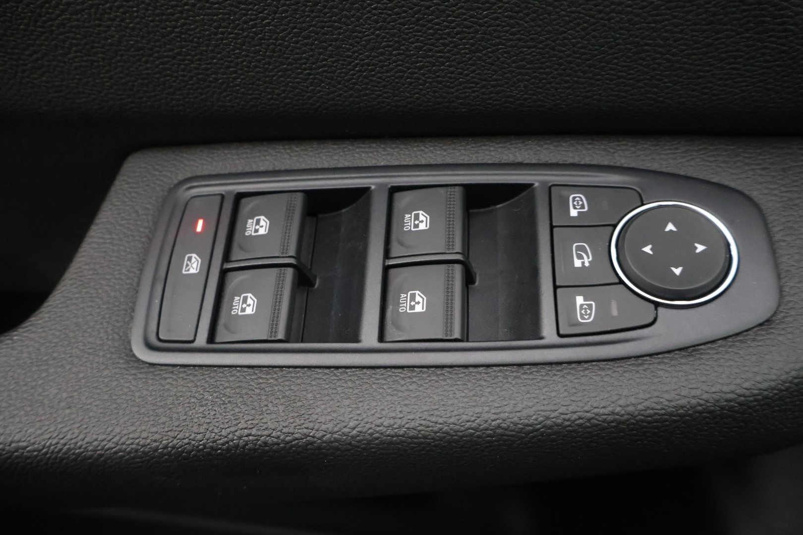 MITSUBISHI Colt 2024