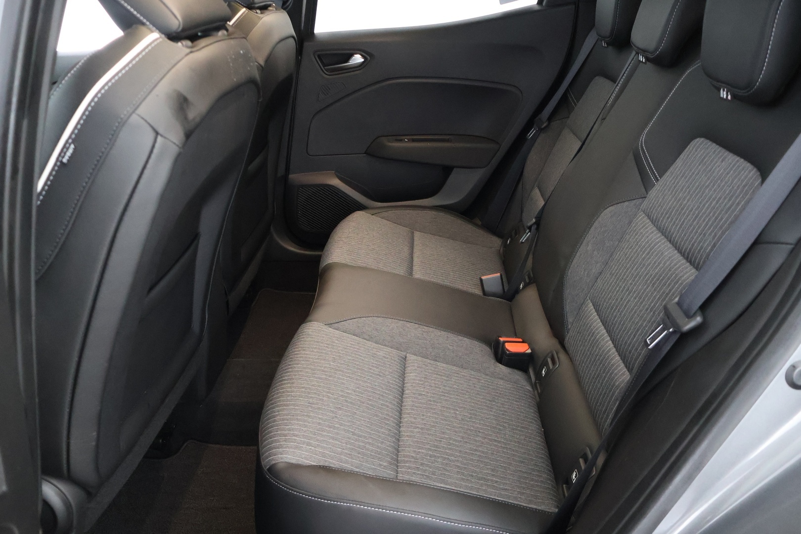 MITSUBISHI Colt 2024