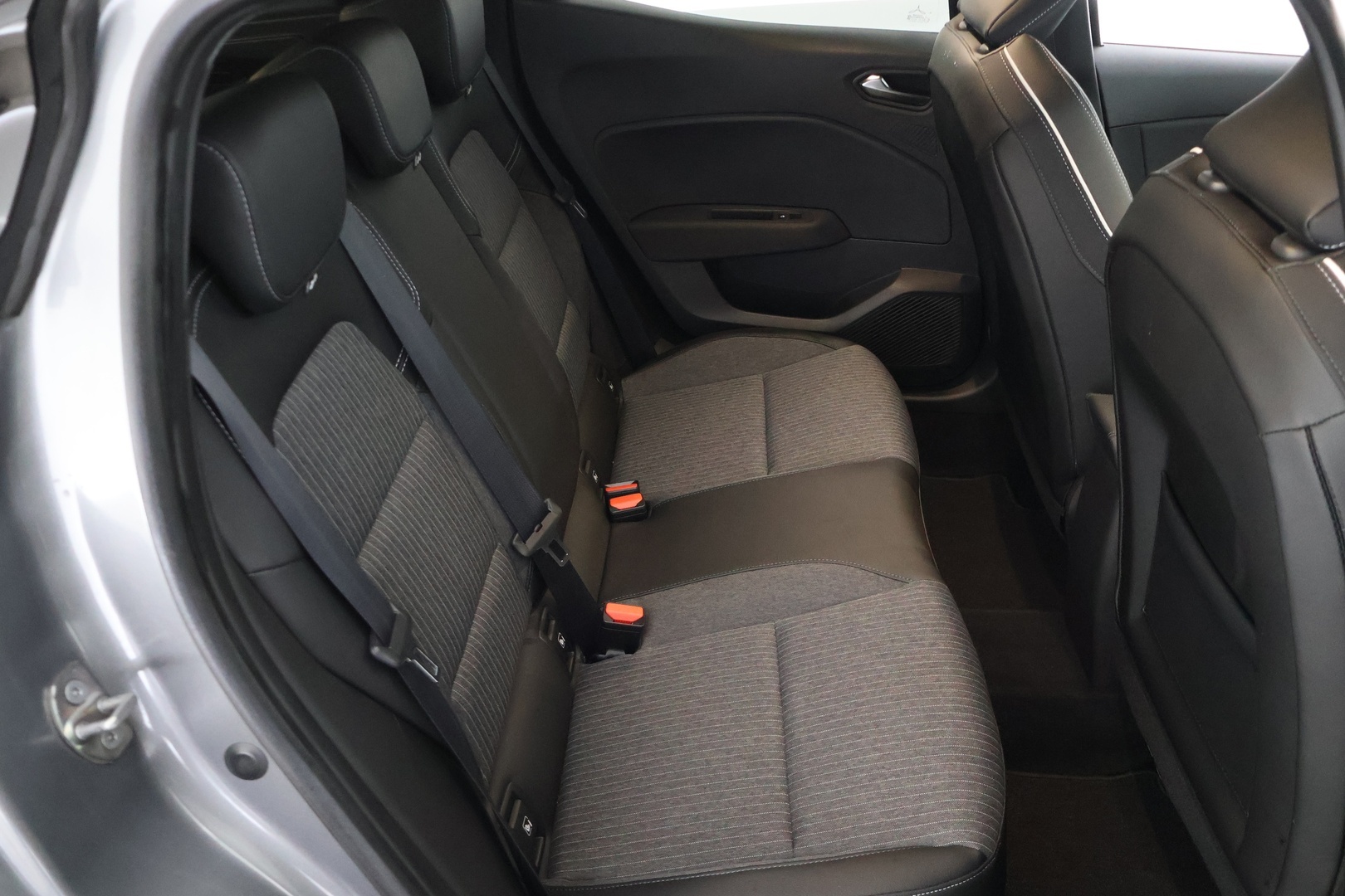 MITSUBISHI Colt 2024