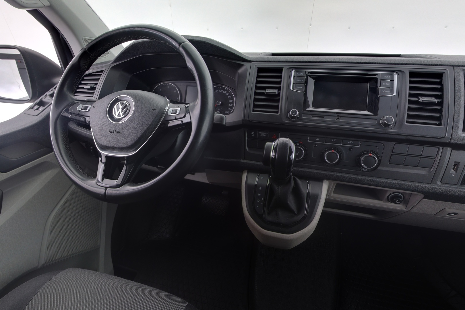 VOLKSWAGEN Transporter 2019