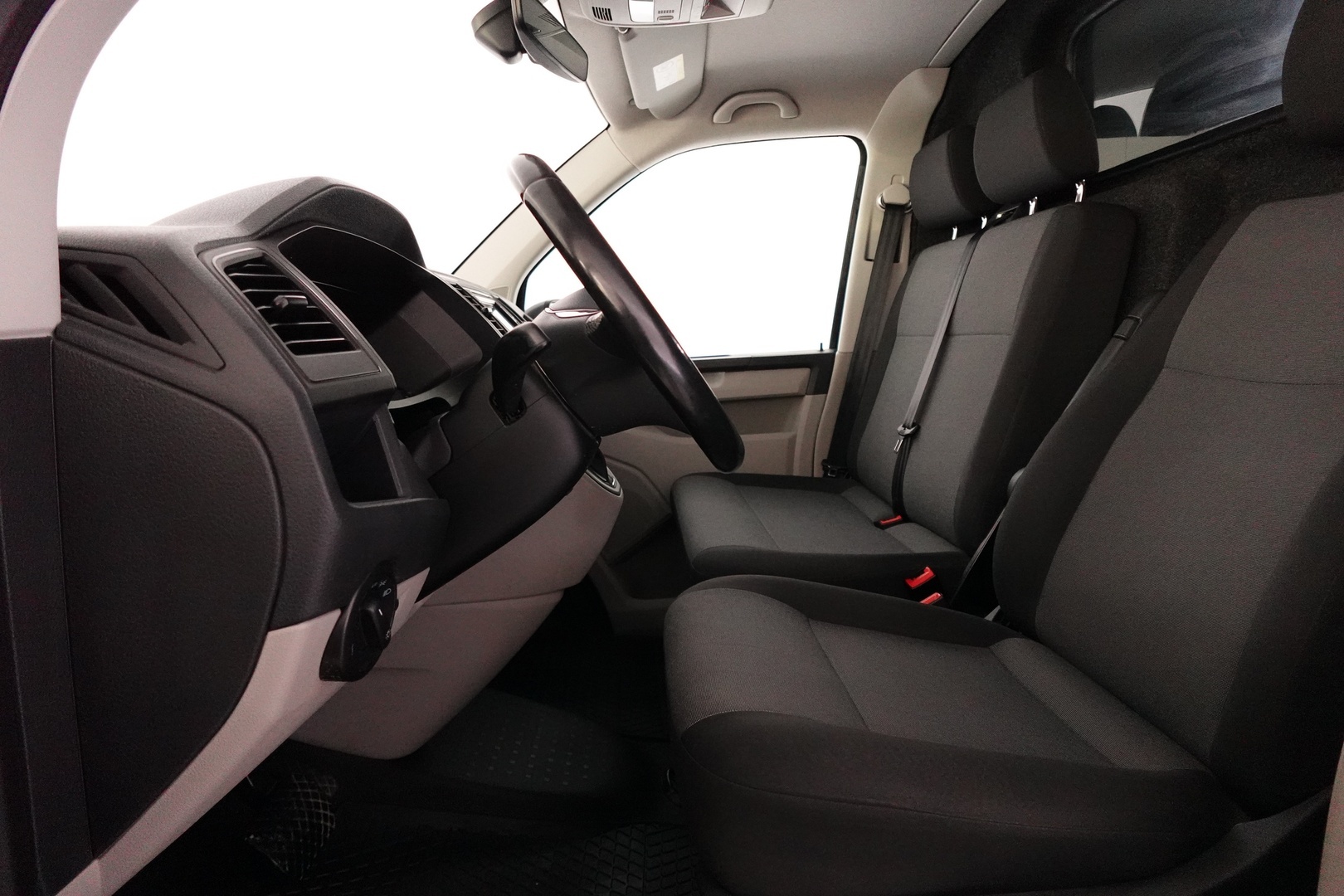 VOLKSWAGEN Transporter 17