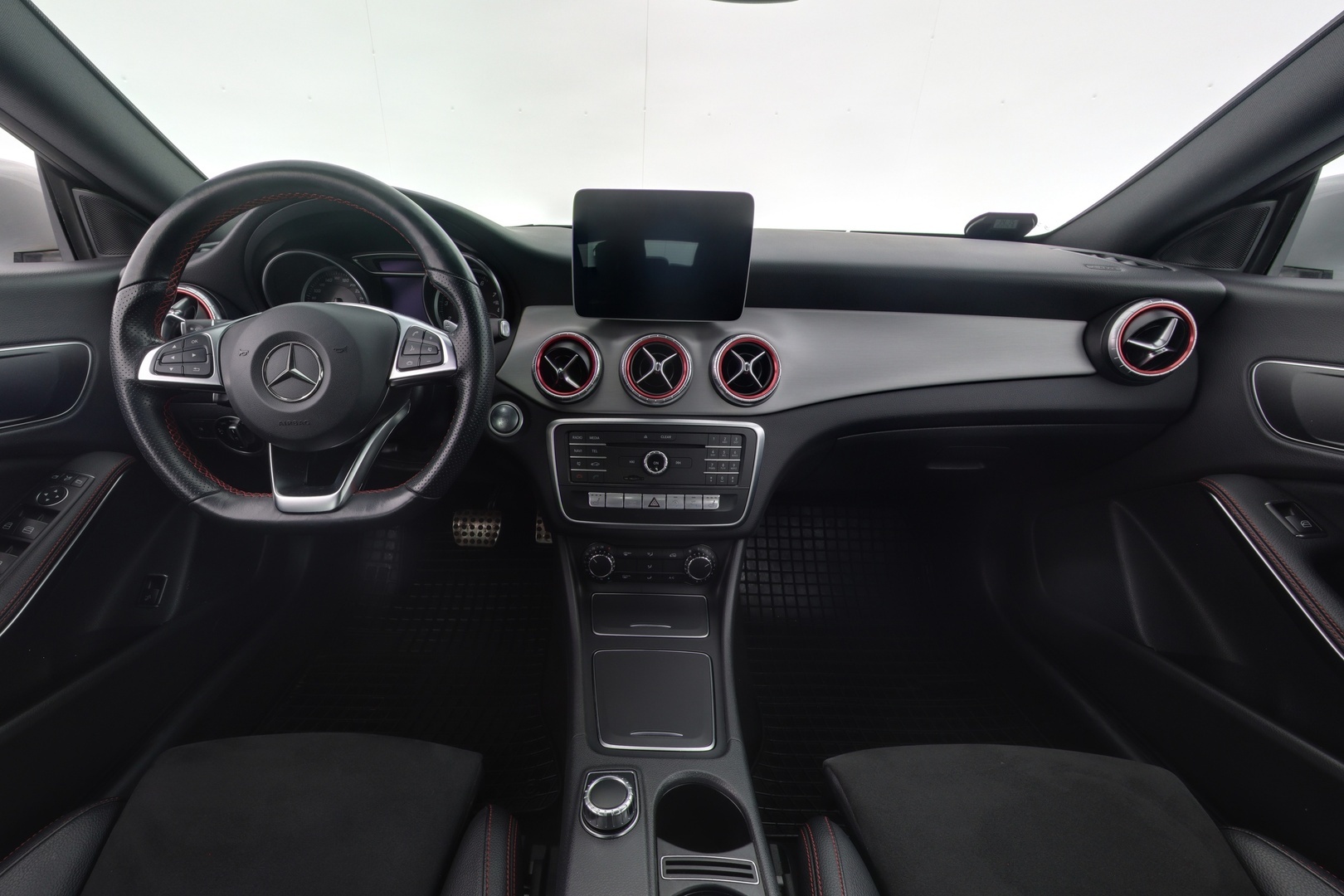 MERCEDES-BENZ CLA 2018