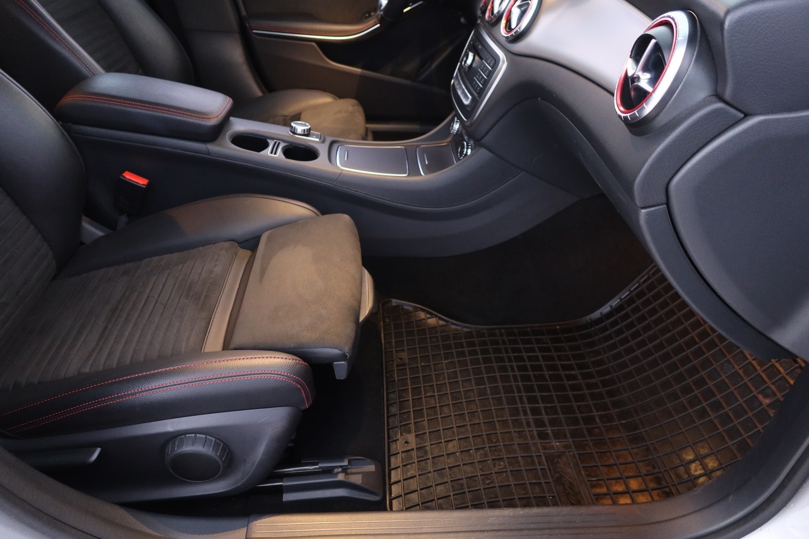 MERCEDES-BENZ CLA 2018