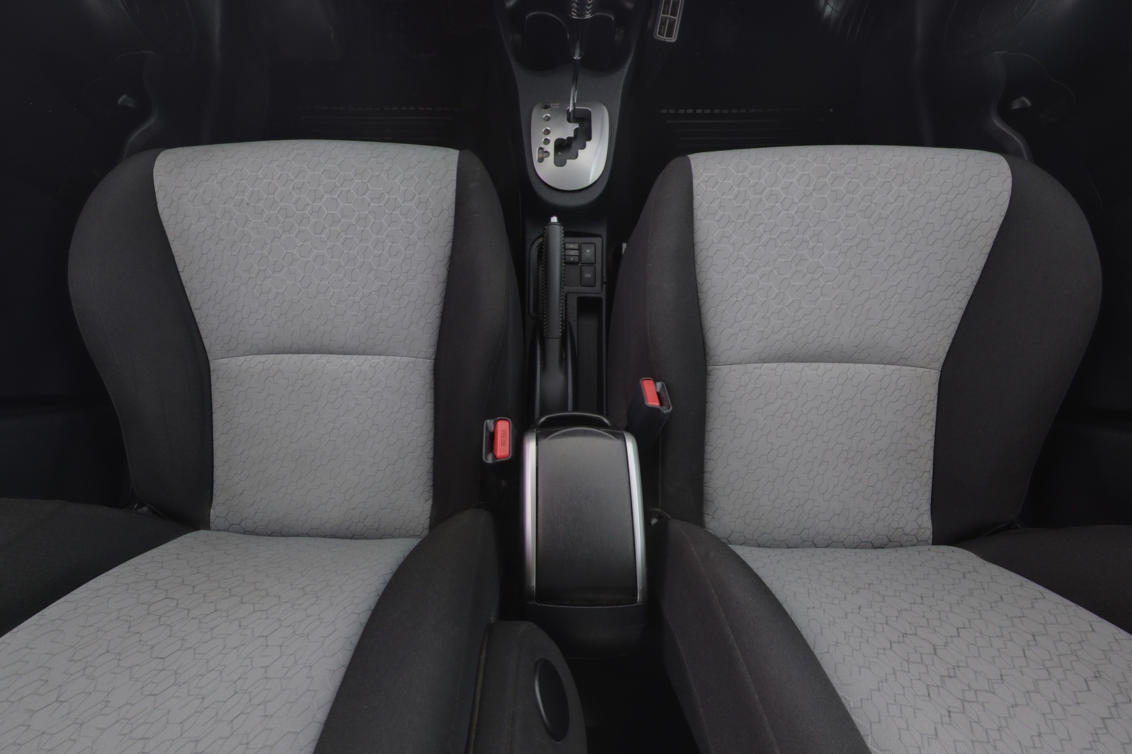 TOYOTA Yaris 2012