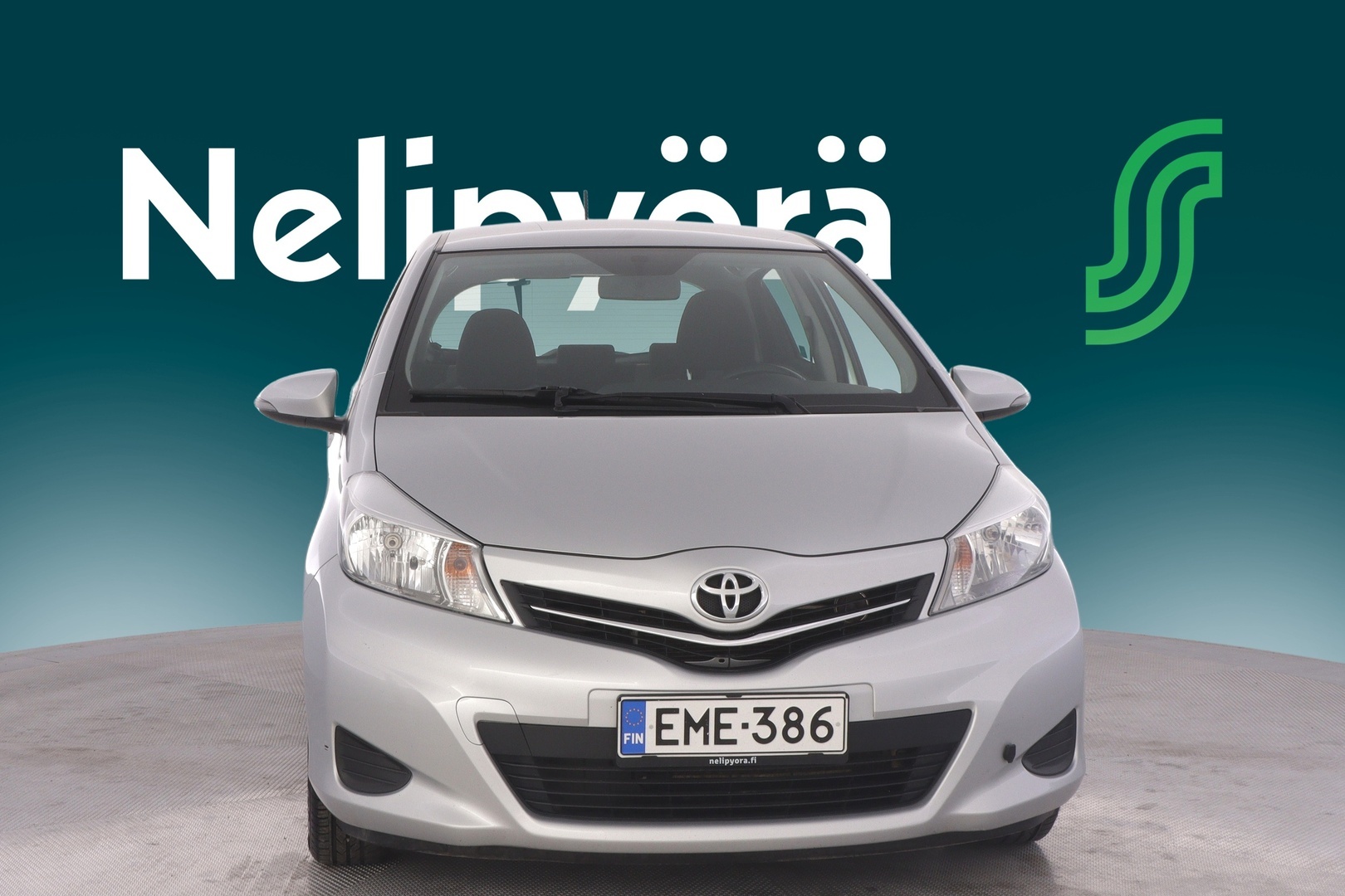 TOYOTA Yaris 2012