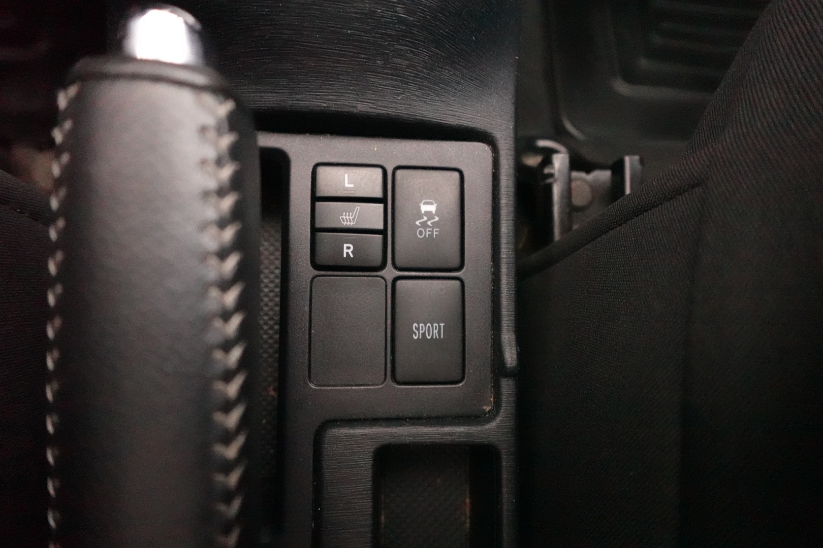 TOYOTA Yaris 2012