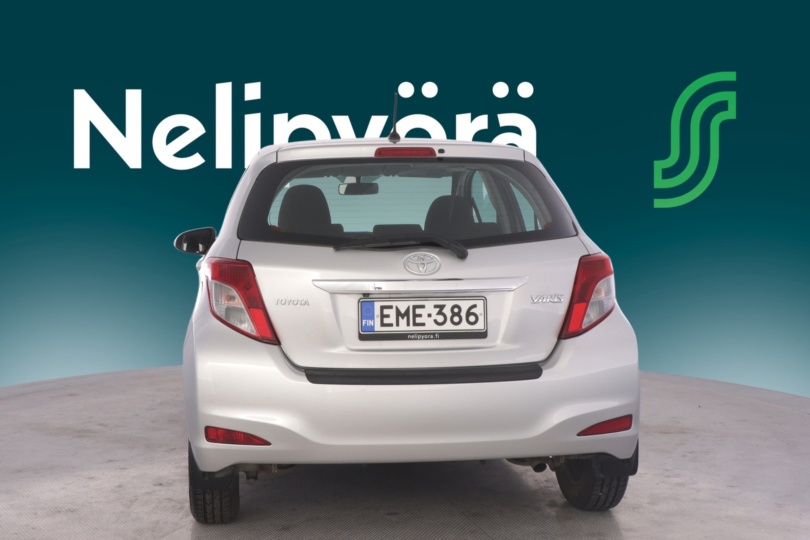 TOYOTA Yaris 2012