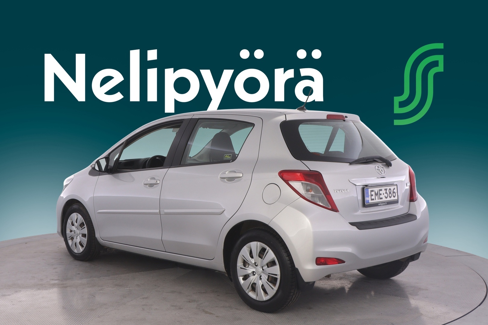 TOYOTA Yaris 2012