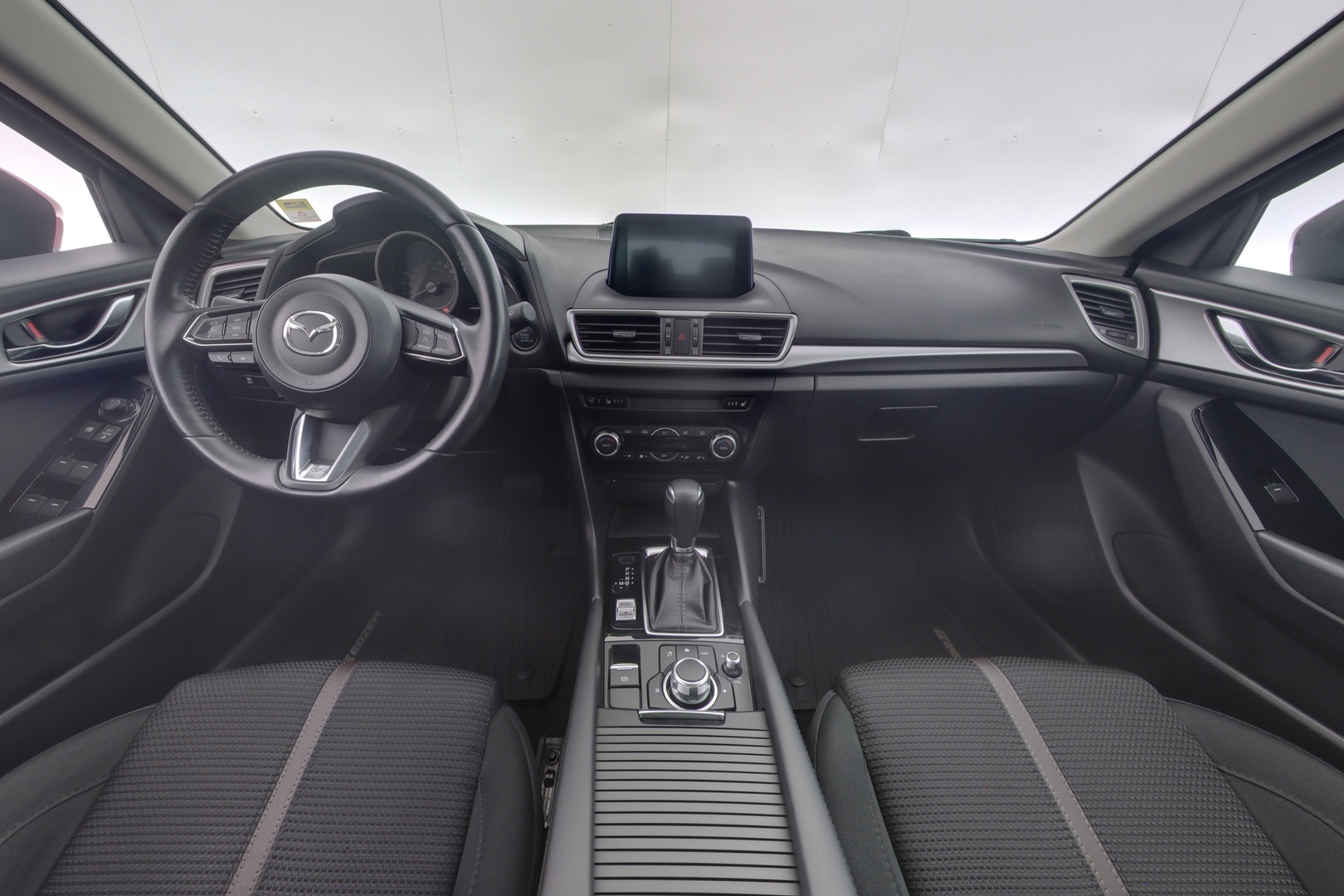 MAZDA 3 2018